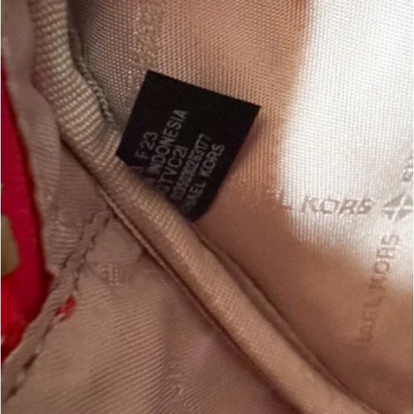 SOLD! MICHAEL KORS JET SET TRAVEL MD OVAL CAMERA CROSSBODY BAG MK DARK SANGRIA - Picture 10 of 14